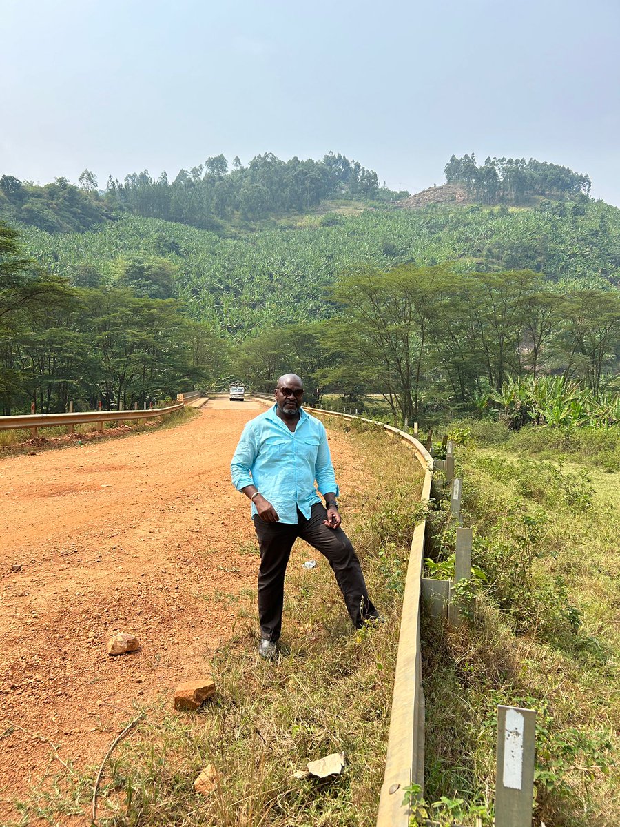 Twejaka's tweet image. Let&apos;s get ready for the Sabbath together! Filling my heart with joy &amp;amp; gratitude, and taking a moment to pause by the bridge and soak it all in.

Share your own Sabbath prep moments, let&apos;s celebrate the blessings in our lives together. #SabbathVibes #Gratitude #SabbathPreparation