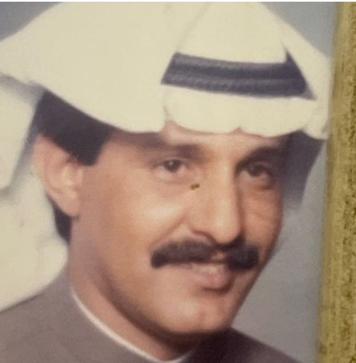 "سمو المرجله" عفوا سمو الطيب
عسانا كل عام وعام في طاريك

مرت ٣٤ عام على رحيله وفي كل عام اجد من يحدثني عنه سواء كان ابن عم او صديق او زميل

فقيده يا بو عبدالله

اللهم تقبله شهيدا ❤️

#الغزو_العراقي