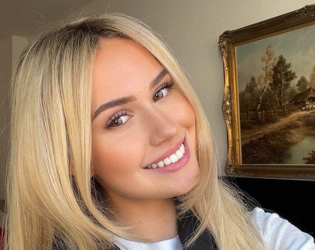 CuriousKyle1's tweet image. The world always looks brighter from behind a #smile 😊
@valiaflou #MesmerizingSmiles #ContagiousSmiles #TGIF #HappyFriday #FridayMotivation #FridayVibes #FridayThoughts #MesmerizingEyes