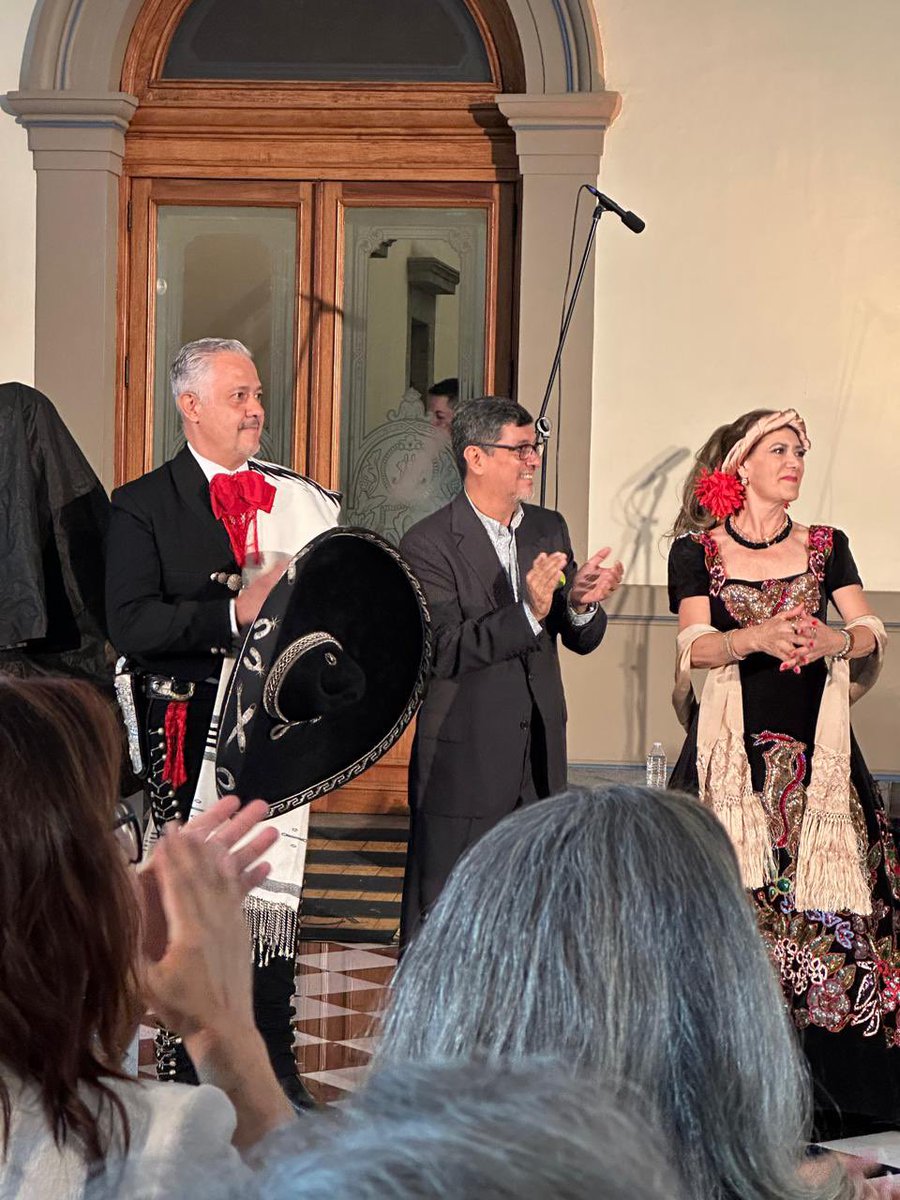 Sergio Peraza ESCULTOR tweet media