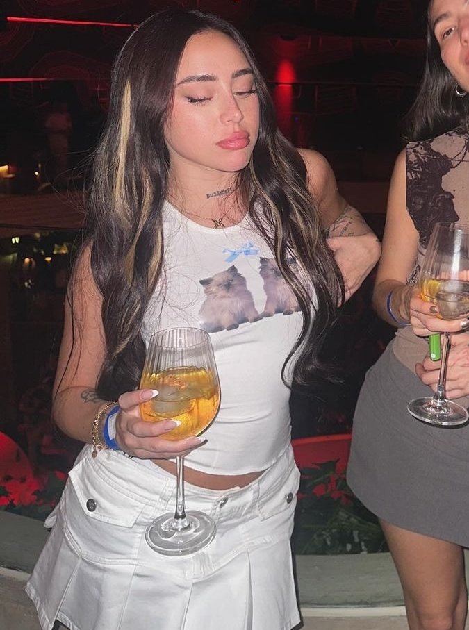 nickifolders's tweet photo. nicki nicole. https://t.co/1bLmJ6gXCF
