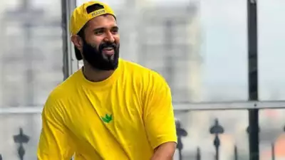 JatinArora16147's tweet photo. 👀 Has Vijay Devarakonda been keeping his new look under wraps for his upcoming film? Fans are buzzing with excitement and anticipation! What's the superstar up to?🎬🔥
#VijayDevarakonda #NewLook #UpcomingFilm #MysteryUnveiled #FanBuzz #CinemaMagic #VD12
#VD13 #VD14 https://t.co/aY4cMZR5qQ