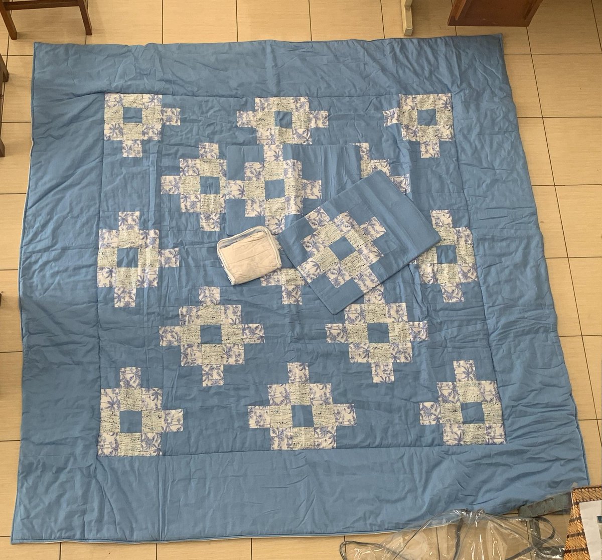 kkariinaz's tweet photo. tugas sekolah, jual hasil karya anak smk 
dapat 2 sarung bantal &amp; spreinya
1,5jt bisa nego yaa
#zonauang #wts #zonabu https://t.co/ofNPAaZmOX