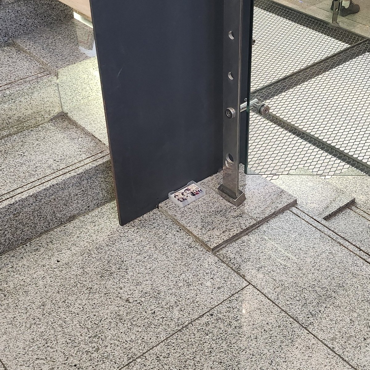 루어예 tweet media