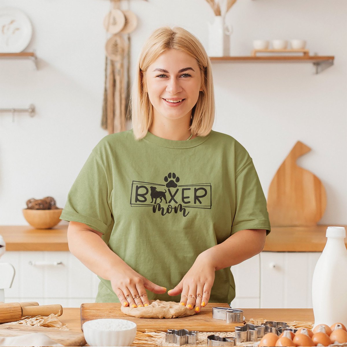 I love this design! 🐶💕 Perfect for all the proud boxer moms out there. Show off your love for your fur baby in style. Buy Now: joannink.com/products/boxer…...🥊 #BoxerMom #DogLover #FurBabyFashion #MustHaveShirt