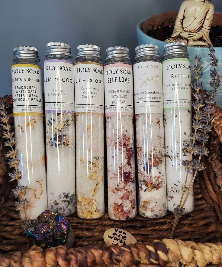 lustrousjoy's tweet image. ㅤ

🎁 WD Staff's Residence.
( @jongsoengl )

"Terima kasih atas kerja kerasnya dan selamat atas tayangnya SHUTTER! Jadwal yang padat seringkali buat kita susah mau keluar untuk relaksasi, alhasil lelahnya menumpuk. Ini ada acupressure mat yang bisa jadi alas tidur, lalu ...

ㅤ