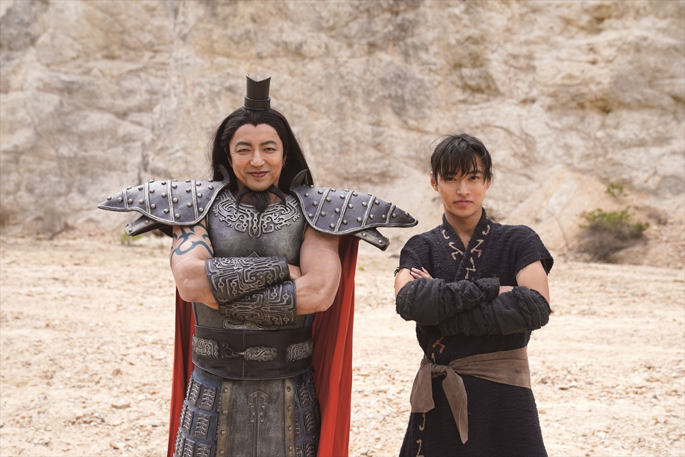 oricon's tweet photo. 『キングダム 大将軍の帰還』
4作連続50億円突破の偉業を達成❗️
山崎賢人＆大沢たかおの激レア写真解禁
https://t.co/8rvS9QKij6

#キングダム @kingdomthemovie @Takao_Osawa_ https://t.co/jEFD2vRkVW