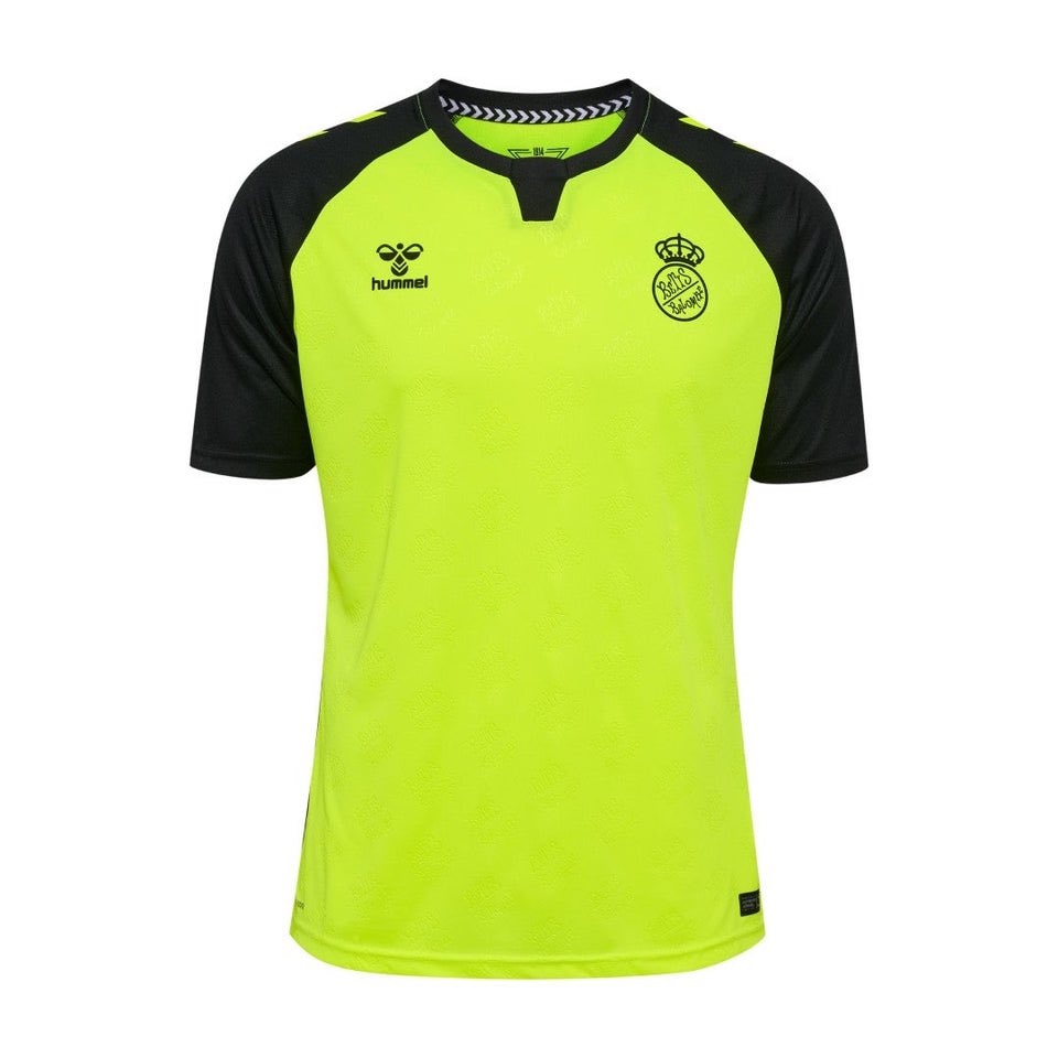 emilio_caura's tweet photo. Yo no voy a entrar si son feas o bonitas, cuestión de gusto, pero si voy a entrar en el trabajo, la dedicatoria y el cariño con el que se debe de crear una camiseta para el Real Betis Balompié y estas no la tienen.
La dejadez de @hummelspain no merece más oportunidades. https://t.co/fdap4Cx9Av