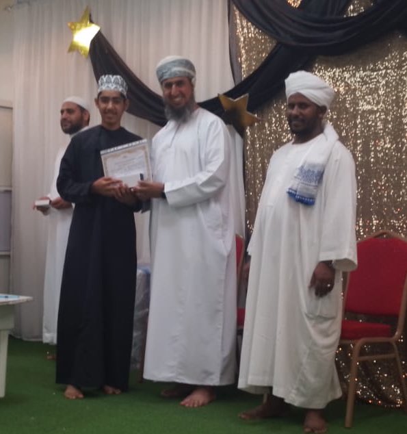 جانب من الحفل الختامي لبرنامج (الذكور) الصيفي بمركز أدم القرآني التابع للجمعية العُمانية للعناية بالقرآن الكريم.
تكريم الأساتذة الأجلاء والطلبة النجباء
الخميس 26 محرم 1446
يوافقه 1/8/2024