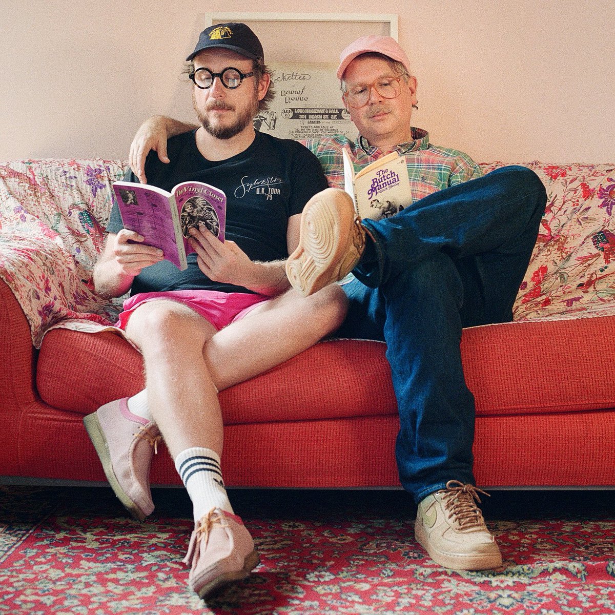 ChapterMusic's tweet image. Today is release day for The Male Gays’ seven inch single Be Kind. 3 beautiful, sad and silly songs by Bart McDonagh and Guy Blackman. You can get it all the digital places and Bandcamp, and select stores chaptermusic.lnk.to/themalegays