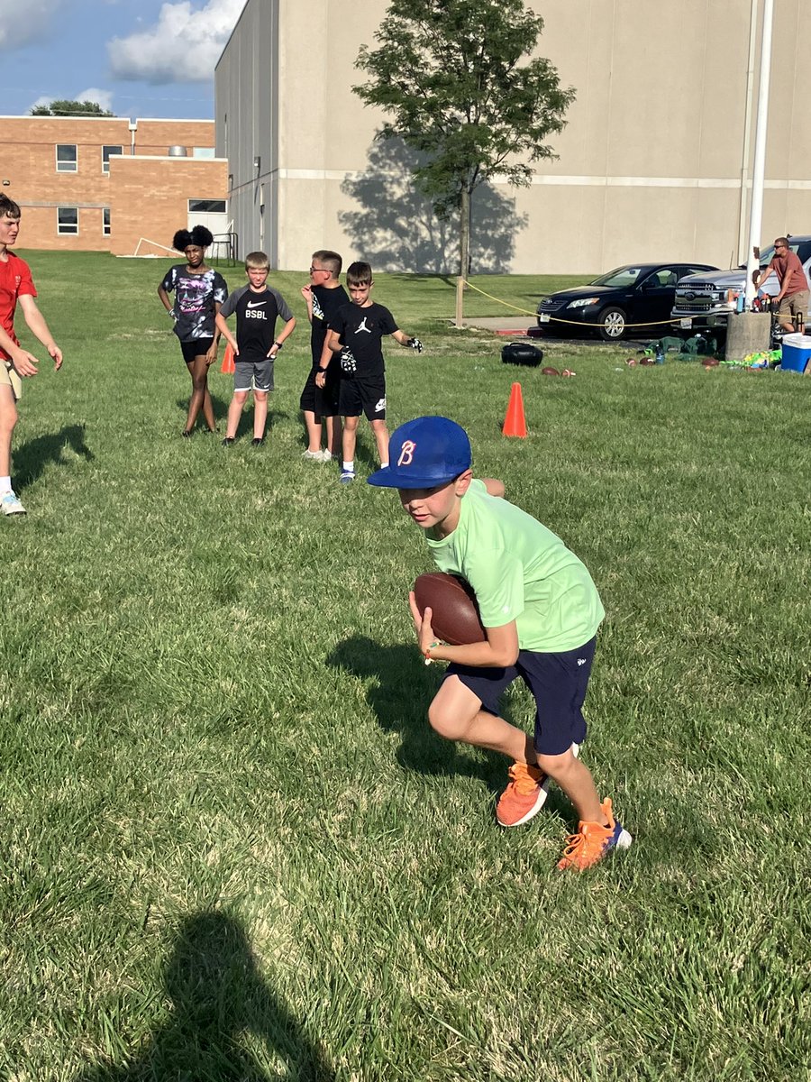 Coach_Watson's tweet photo. Another successful @STMfball Free Youth Day! https://t.co/GD7Xu2e4vM