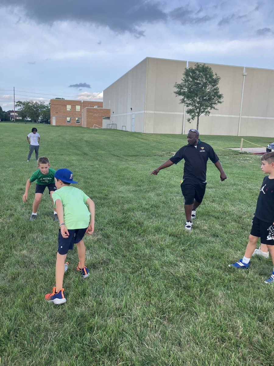 Coach_Watson's tweet photo. Another successful @STMfball Free Youth Day! https://t.co/GD7Xu2e4vM