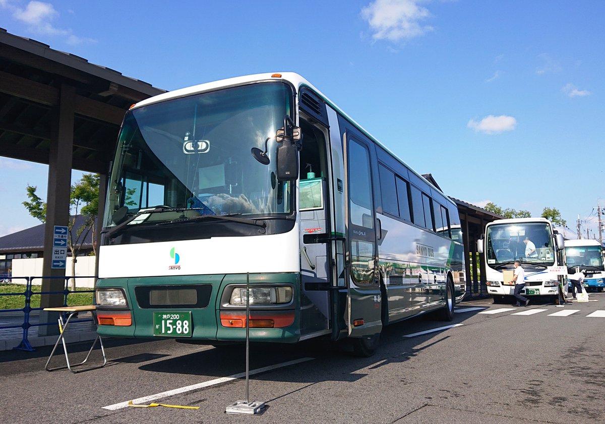 sanyo_bus3715's tweet photo. 最初は7522。
2022年平城京跡公園で開催されたスルッとKANSAIバスまつりの展示が一世一代の晴れ舞台となりました✨
その後も垂水区内～三��線で運行しておりました。 https://t.co/ixfh1lBt4p