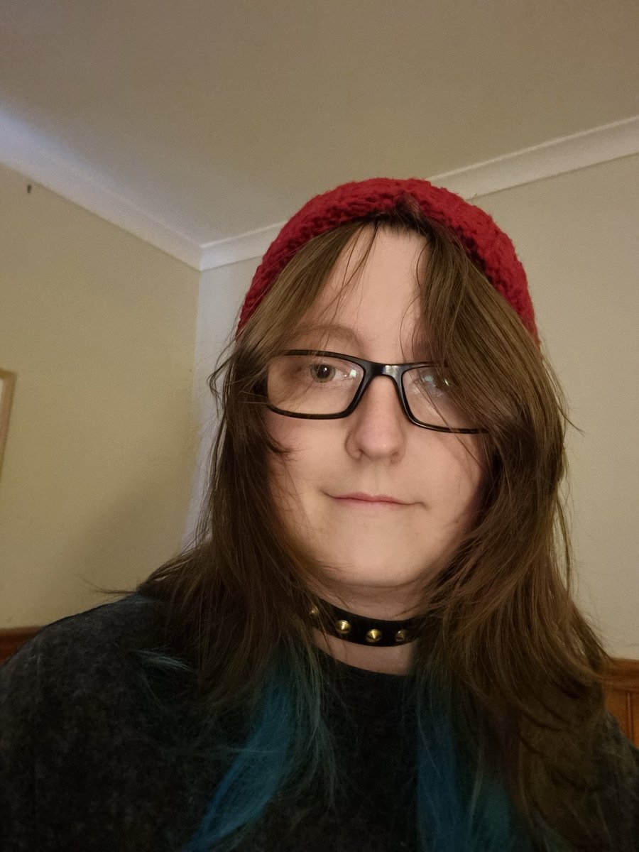 Beanieeee floomf

I cannot overstate how much fluff my hair has had since the cut its honestly liberating