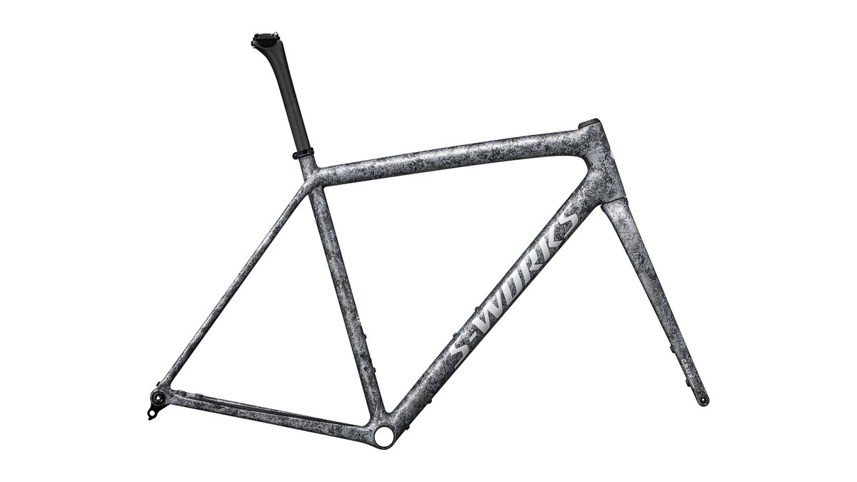 specialized_j's tweet photo. UDHに対応した新しいCruxをニューカラーとともに発売します。
新型SRAMコンポーネントも搭載可能なCruxが、グラベルライドのポテンシャルをさらに拡大させます。

詳しくはこちら＞
https://t.co/fJovXmSUNB https://t.co/RLtMB0Uhnh