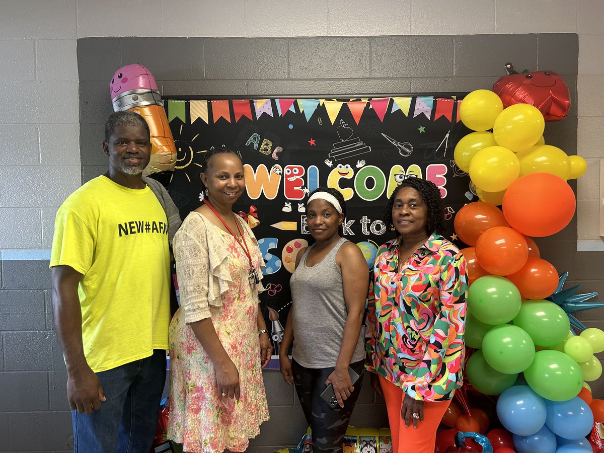 school_grand's tweet photo. We want to give a HUGE shoutout to Mr. Joe and Ms. Tessa for providing hot dogs and buns for us tonight!!!

We want to give another HUGE shoutout to Mrs. Debra Griffin for decorating our bulletin board for Open House!!!

We are SO excited for an AWESOME school year!!!! ❤️ https://t.co/l9fIO8YJL4
