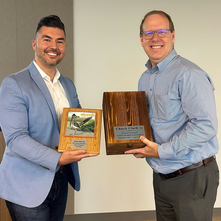 UTSAAlumni's tweet image. Thank you to our departing Alumni Board members for your incredible service to our Roadrunner community! Your dedication and hard work have made a lasting impact 𝘧𝘰𝘳 𝘵𝘩𝘦 𝘭𝘰𝘯𝘨 𝘳𝘶𝘯. 🧡🤙💙 #foreverowdy

Chuck Clark '94
Cynthia Bard '10
Ciria J. Craig '08
Tami Griffin