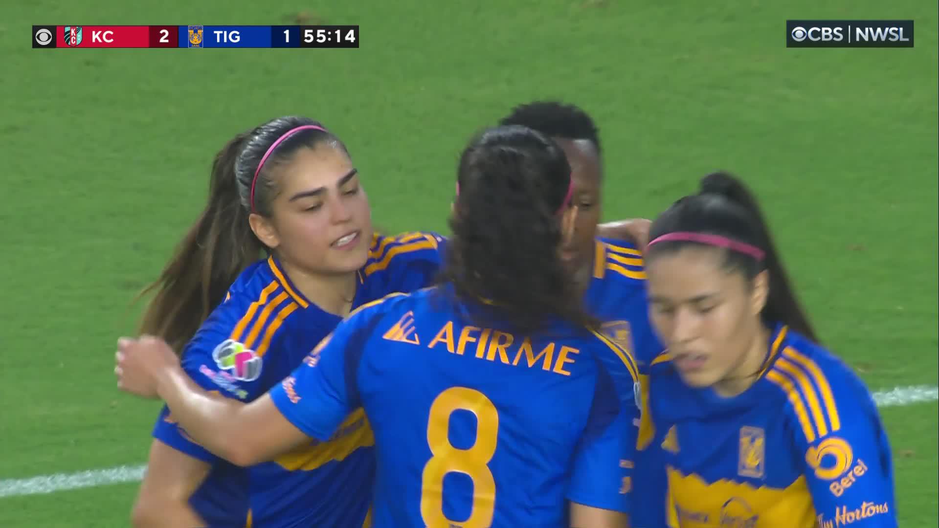 Here comes @TigresFemenil 🐯Thembi Kgatlana drives that one home 💥