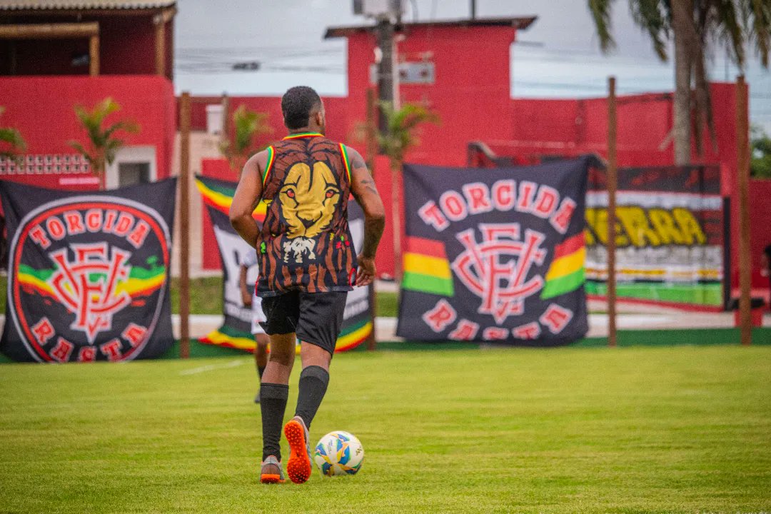 rastadocolossal's tweet photo. Recordação da inauguração da Academia do Leão 🦁
VITÓRIA, FUTEBOL E PAZ 🇬🇳
#torcidarastadovitoria #ecvitória #barradão #organizadasnordeste #rastafari #babadosrastas #torcer #quintadarecordação #futebol #paz https://t.co/gUwAUsgwaO