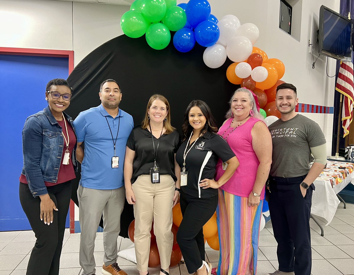 JennGRoach's tweet photo. It was a GREAT day sharing @lead4ward engagement strategies with the Cobb Cougars! #GPISDLearns https://t.co/g0dHwcjFhI