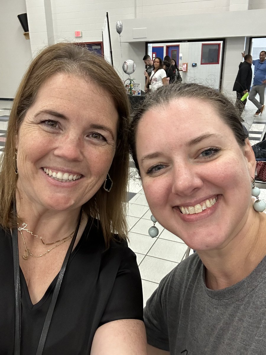 JennGRoach's tweet photo. It was a GREAT day sharing @lead4ward engagement strategies with the Cobb Cougars! #GPISDLearns https://t.co/g0dHwcjFhI
