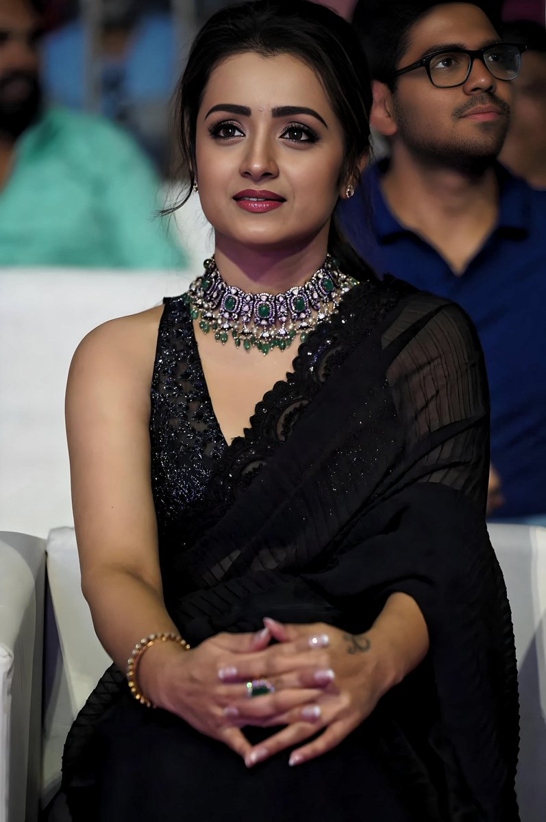 INDACTRESSPIC's tweet photo. This Week Gonna Watch My Queen #TrishaKrishnan through #Brinda already started Watching #BrindaOnSonyLIV
#SouthIndianBeauty #TollywoodActress
#TrishaFans #GorgeousTrisha
#QueenofHearts #Trisha
#TrishaLove #TrishaKrishnanhot
#StylishDiva #TrishaForever https://t.co/jOGolXclAa