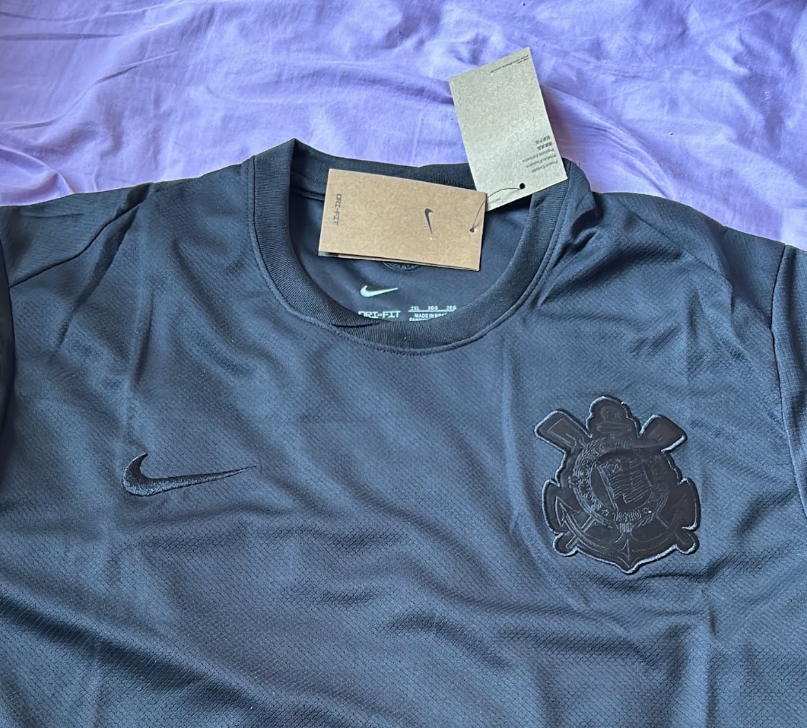 cpinheiro77's tweet photo. @1_achadinhos fake, essa camisa que chega dessa loja é a versão TORCEDOR! E nao essa da imagem acima. https://t.co/Vm7hMmfXKE