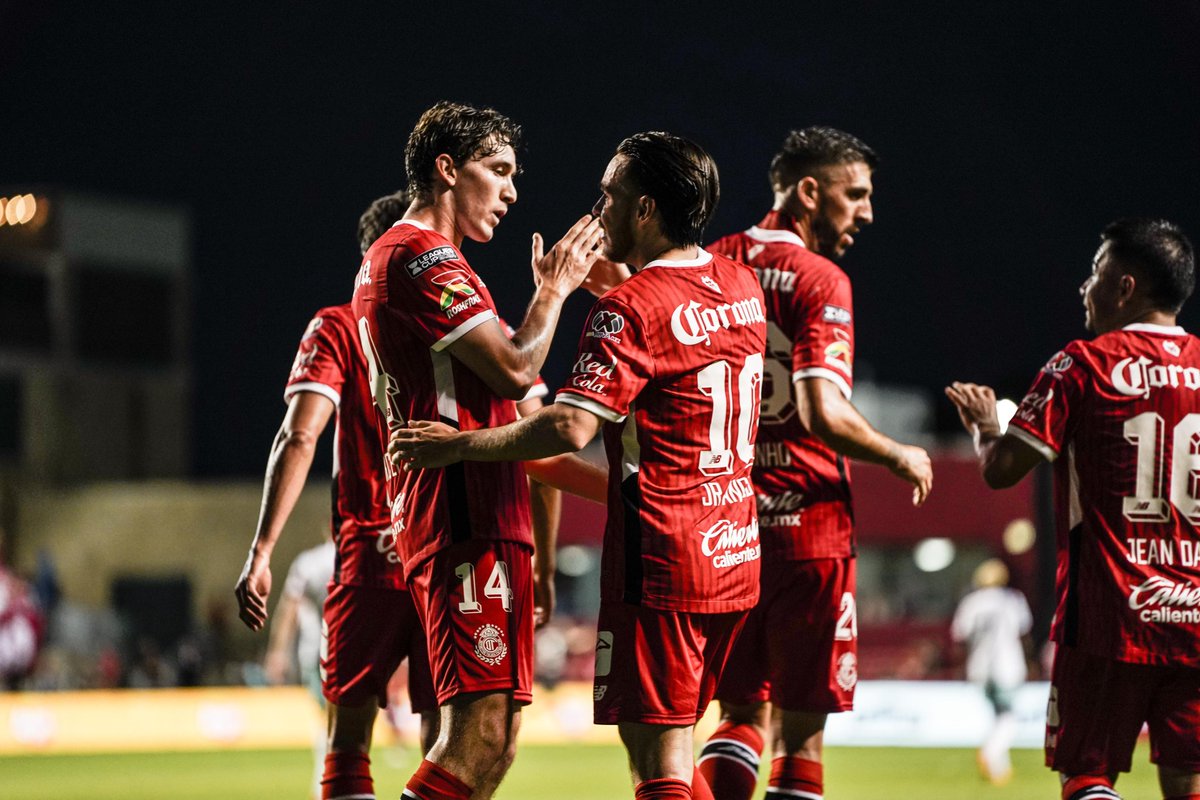 TolucaFC's tweet photo. 📸👹| ¡Las postales del primer tiempo en el SeatGeek Stadium! Lo estamos ganando 2-1 al medio tiempo.

#TodosJuntos | #LeaguesCup2024 https://t.co/pZsL5AgAF6
