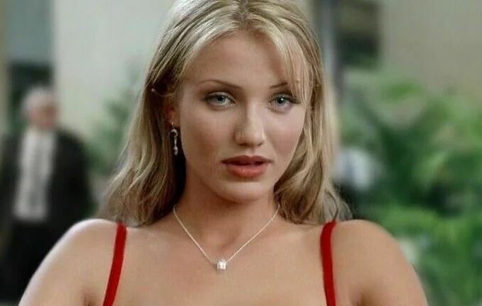 KatlanMagnus's tweet photo. they hate when you serve defined cheekbones siren eyes cute nose kiss me lips https://t.co/T44gY8dQEm