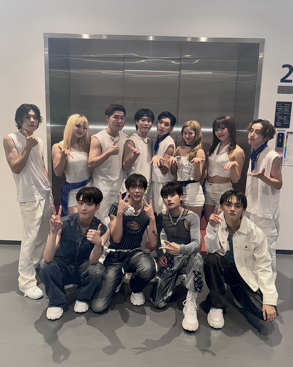 _o3o127's tweet photo. 2024.08.01 【THESTARNEXTAGE】
ダンサーとして今回もステージに立たせていただきました!!ありがとうございました🩶
수고핬셨습니다!!✨넘넘 감사합니다🙇🏻‍♀️
@onepact_ 
#grew #gpstudio #onepact #원팩트 https://t.co/NBmxwazCD6