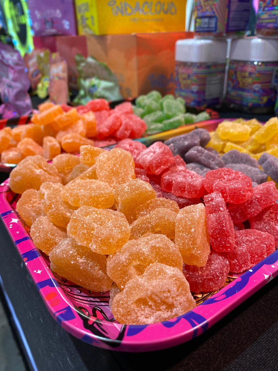 Limpee3's tweet image. Canna infused gummies 🔥