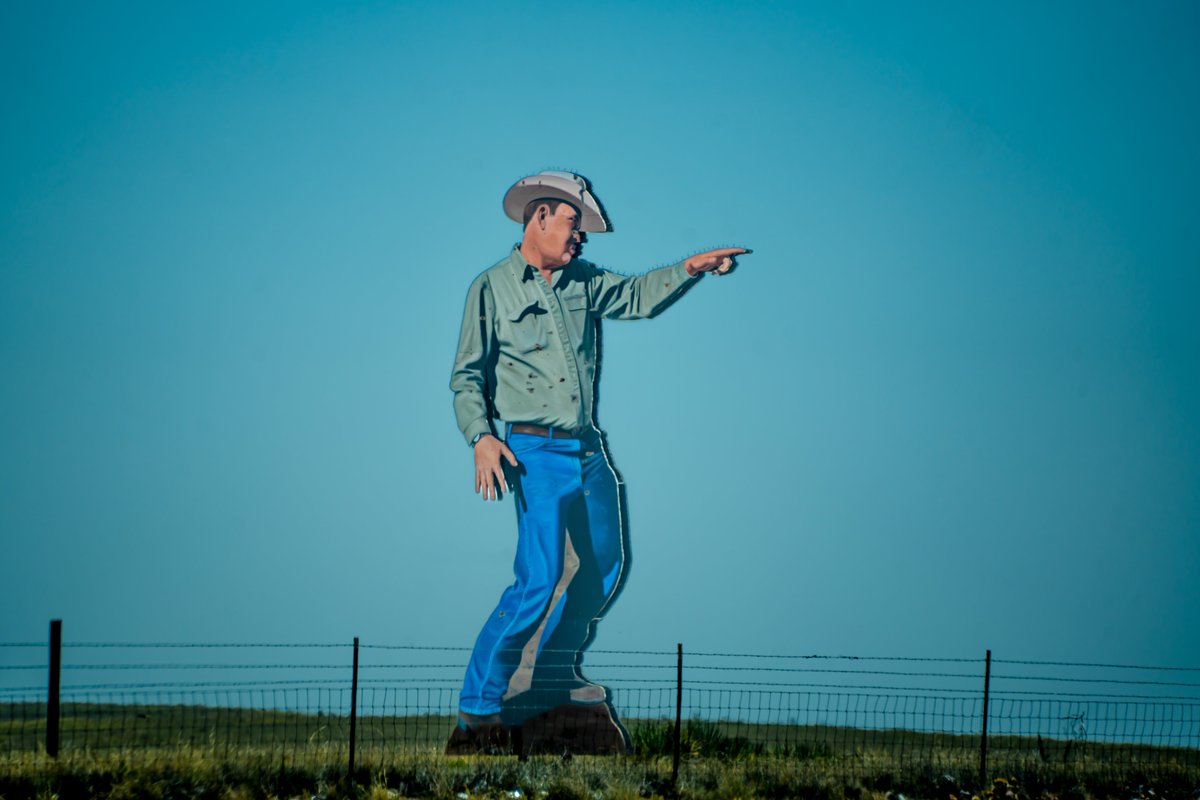 NewMexicoDrive's tweet photo. Theres a lot to discuss here, but first these are two 18 foot cardboard statues on the side of Hwy 285 outside of Vaughn #newmexico standing there since 2016 #somethingtosee #newmexicodrive https://t.co/t3oeg0BgBU