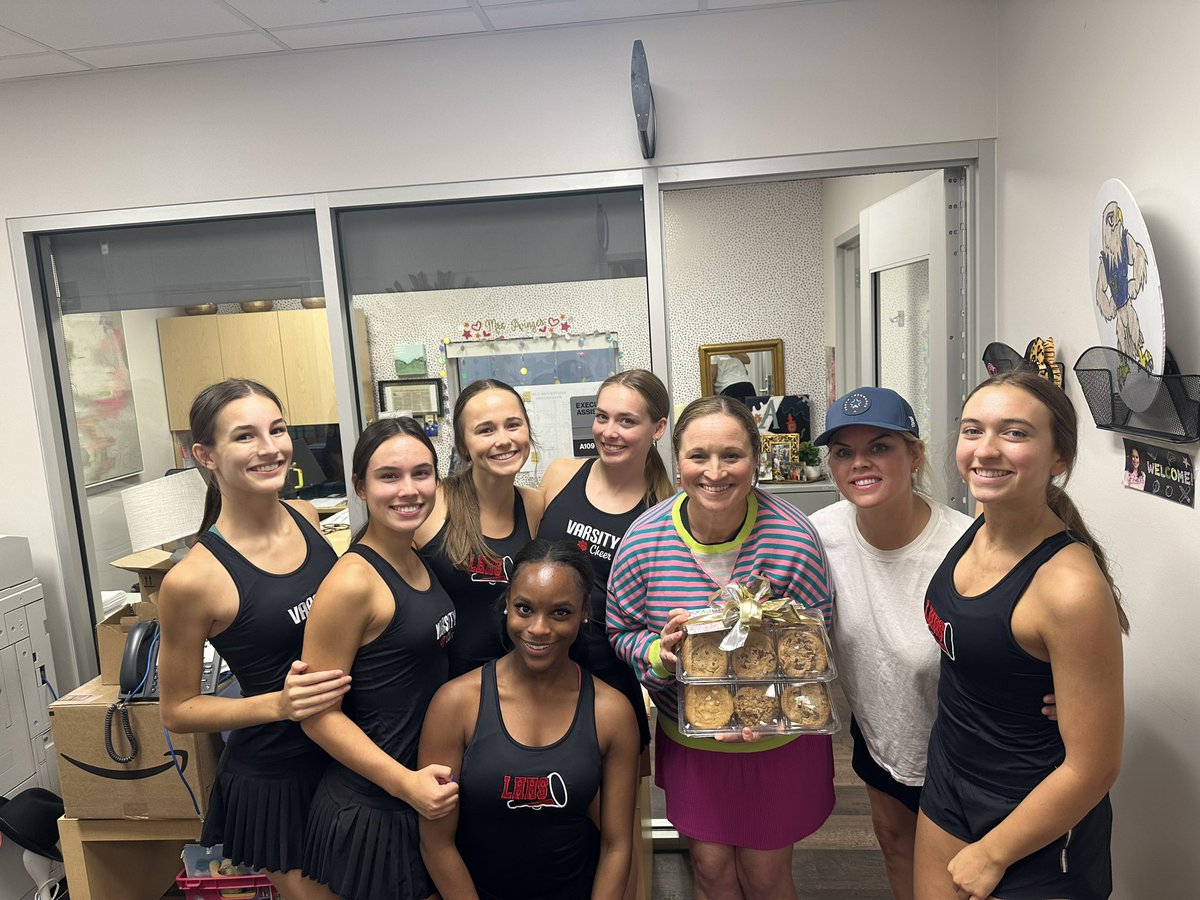 Carese Bott tweet media