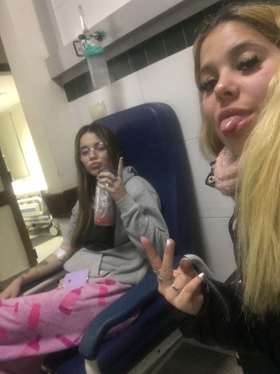 lo escribo llorando porque tenia las esperanzas de que todo iba a salir bien amiga, me quedo con los lindos momentos compartidos a tu lado y me quedo tranquila porque yo se que me escuchaste, gracias x compartir un ratito de tu vida conmigo brilla amiga brilla, hasta la próxima🤍