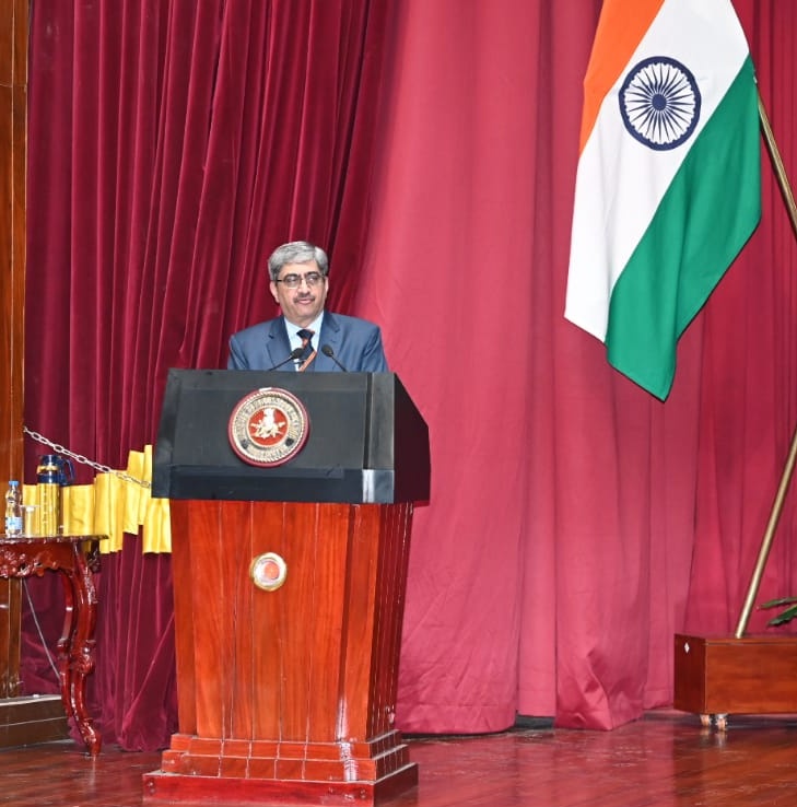HQ_IDS_India's tweet photo. Unraveling the fabric of national interests, success stories and emerging challenges in foreign policy, Shri Gautam Bambawale, IFS (Retd) Former Ambassador to China, presented his thoughts on #Indian_Foreign_Policy and rising #ComprehensiveNationalPower during his talk to #FutureLeaders of #Staff_Course_80 at #DSSC_Wellington.
He emphasized the need to maintain regional stability & strategic autonomy while enhancing global interaction in the existing complex geopolitical landscape.
@DefenceMinIndia
@SethSanjayMP
@giridhararamane
@gbambawale