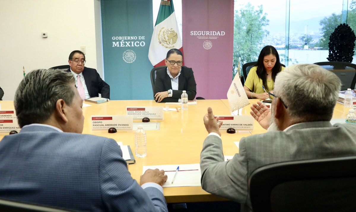 rosaicela_'s tweet photo. Esta tarde nos visitaron líderes evangélicos de distintas denominaciones, agrupados en la @CONEMEXAR, para continuar con el trabajo coordinado en beneficio de la población. @lopezobrador_ 🇲🇽🕊️ https://t.co/aldoOeQIq0