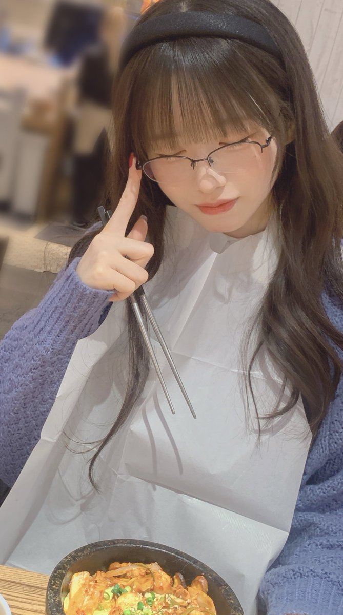 hitaka_mashiro's tweet photo. フォロワーさんが1万人になったらさ、
スペースを開いてみたいと思ってて
何話そっかなー！みんなー！何話そ���かなー！！！！！！みんなー！！！！ https://t.co/CdqjavR9da