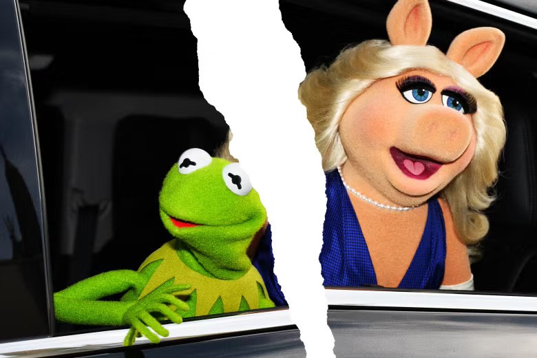 Sunday’s History Challenge: 4th Aug 2015 - Muppets Missy Piggy and Kermit the Frog announce the end to their relationship on Social Media - what should I play? Find out Sunday morning from 7am <a href="/blackcatradio/">Black Cat Radio</a>