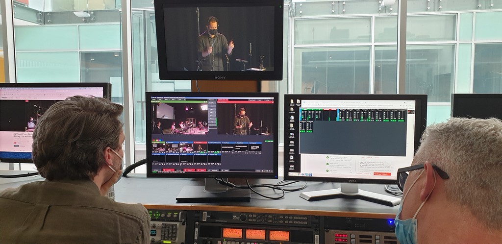 🔴 Join our live stream from 1pm to 5pm from AFTRS Studio 2!

Watch as Master of Arts Screen Composers, Cinematographers, and Editors collaborate on 5 new scores for 5 unique films (Visual Poems), performed live by a chamber orchestra.

Stream👉️ l8r.it/zuIS