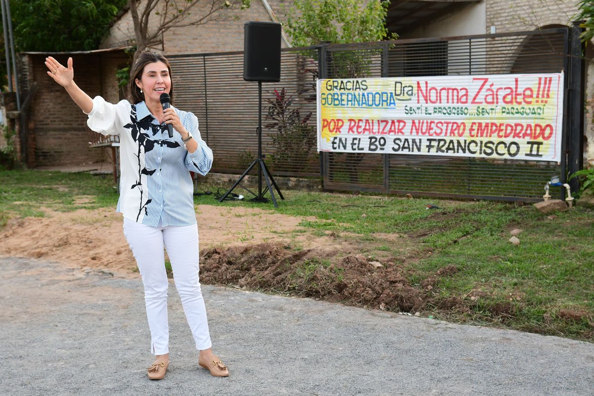 norma_zaratedm's tweet photo. ¡Cerramos la jornada sumando más una obra de progreso en Paraguarí!
Inauguramos 1063 m2 de empedrado, que ejecutamos desde el gobierno departamental, en el Barrio San Francisco 2 del distrito.
#SentíelProgreso https://t.co/wE6CYEsBTK