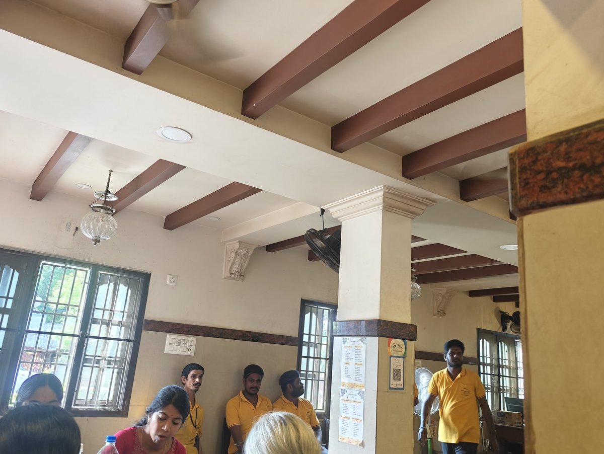 hormndoc's tweet image. Starting my annual journey in chozha vala nadu - with what else my diet to the winds - at this iconic cafe in #aduthurai

 Before I get to the food it&apos;s people like Sekhar who make the difference in these places - the humility viboothi cleanliness the eagerness to make your..
