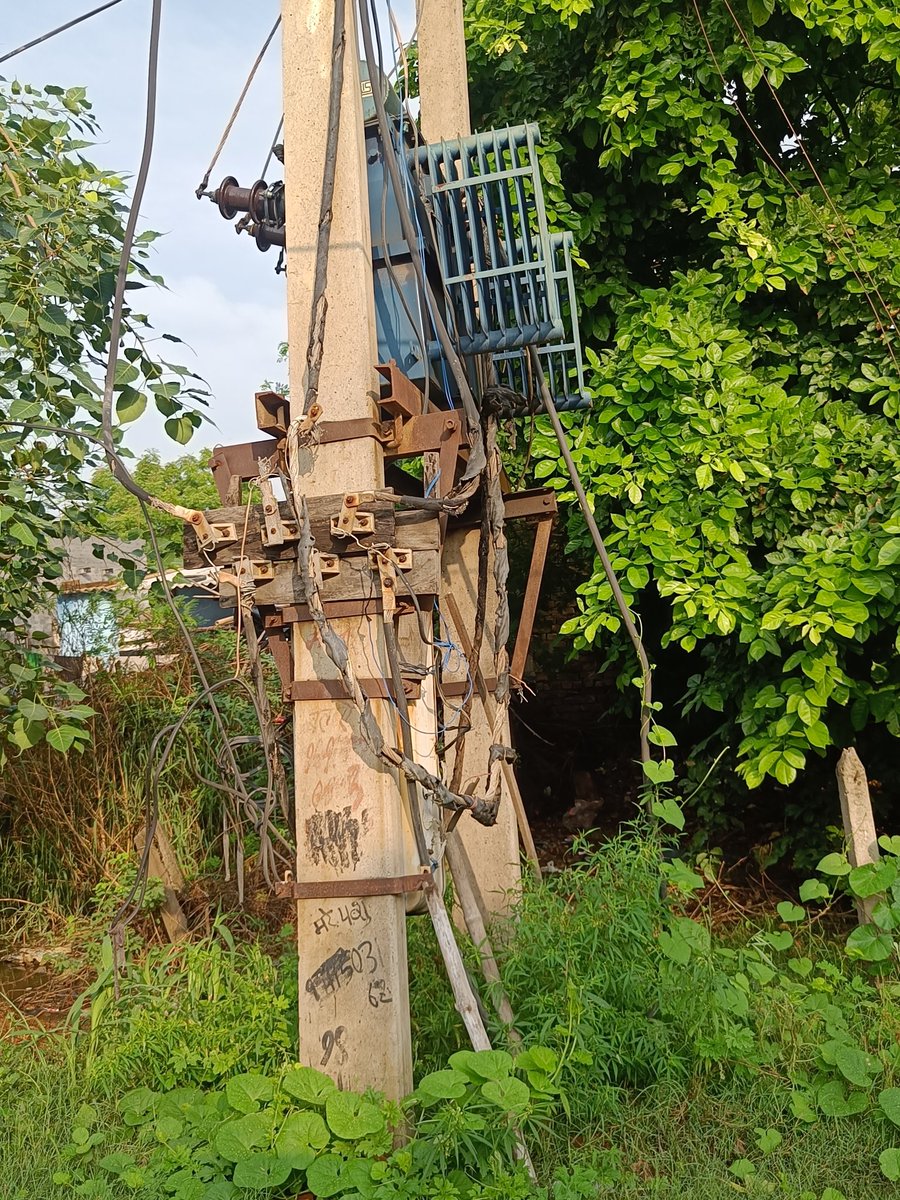 iamcbhanu's tweet photo. The transformer in Deha Village, Sapera Gali, Faridabad, Haryana 121002, is in poor condition with worn-out wires, causing frequent outages and posing a safety risk to both residents and birds. Despite repeated complaints, no action has been taken. https://t.co/S3Yo4zbiwx