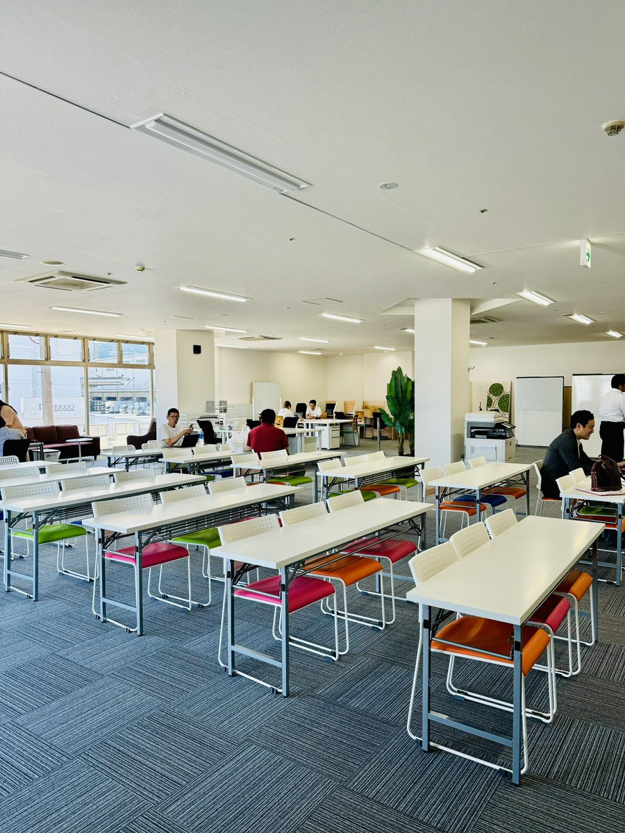 ccMarikoH's tweet image. 来た*\(^o^)/*
#新宮CoCoスクエア @shingucoco 
オープンおめでとうございます✨
レセプションイベントの司会させていただきまーす！お世話になります！