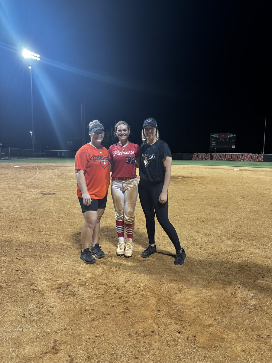 Had such a great time at the AUM camp this afternoon. Thank you to both coaches for putting on a great camp!! 
<a href="/sbcoach_scottie/">Scottie Wilkes</a> 
<a href="/AUMWarhawksSB/">🥎AUM Softball</a>
