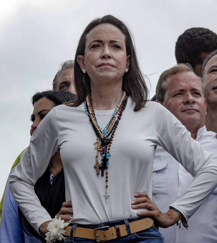 AntiSantos tweet media