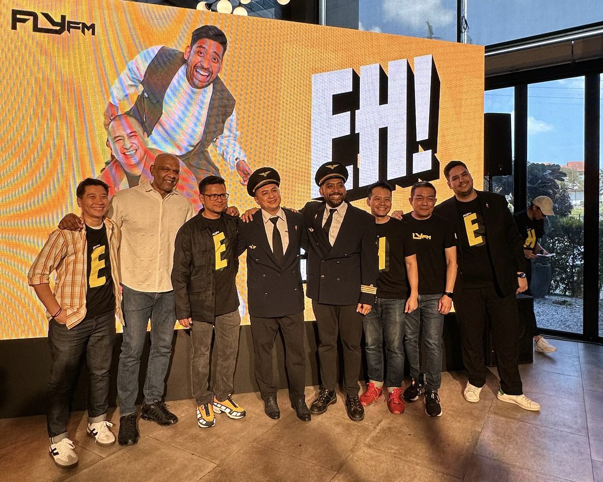 Haniff_hamzah's tweet photo. A New chapter begins! ✨

It’s a new start for me and @EanCredible at @FlyFM958 ! Don’t forget to tune in to #EHFly starting this 5th August. 

Buat pendengar2 yang setia dengan saya, teruskan support saya and jom save 95.8 dekat radio korang. Doakan saya guysss! 🫶

#FlyFM https://t.co/JZwhTZWQ2o