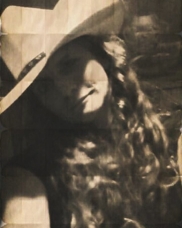 chrystal3006's tweet photo. Just being me https://t.co/o3qhkEs4p9