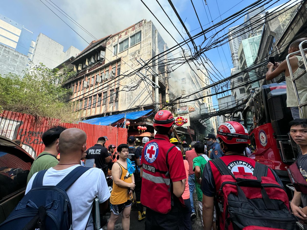 BREAKING NEWS | 11 patay sa sunog sa isang gusali sa Carvajal St. Binondo Maynila