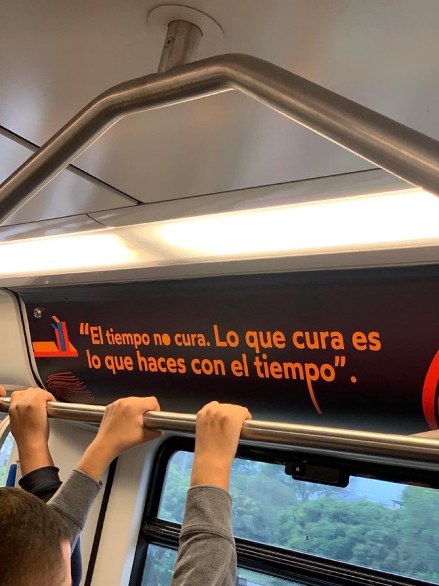 El tiempo no cura.
Postales de un metro.
¿Sabes quien escribió esta frase? Te leo🤓
#cementeriodelibros