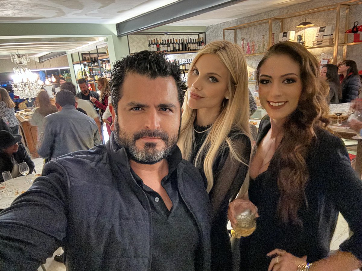 kennethmullerg's tweet image. Compartiendo con amigos y deseándoles el mejor éxito #LaTerminal